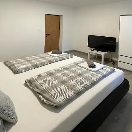 Appartamento Roses Prijeten Apartma Za Dve Osebi
